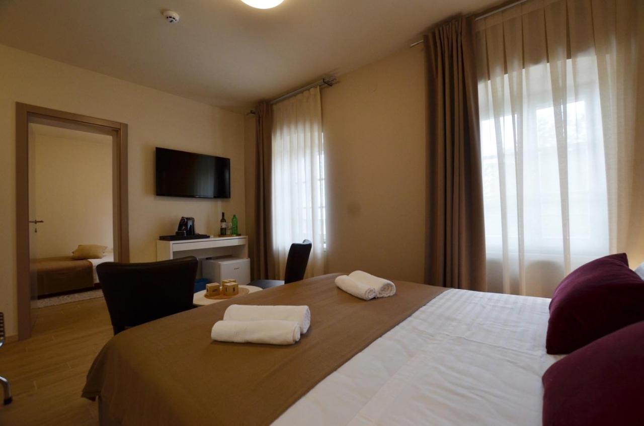 App & Rooms Juraga 巴莱 外观 照片