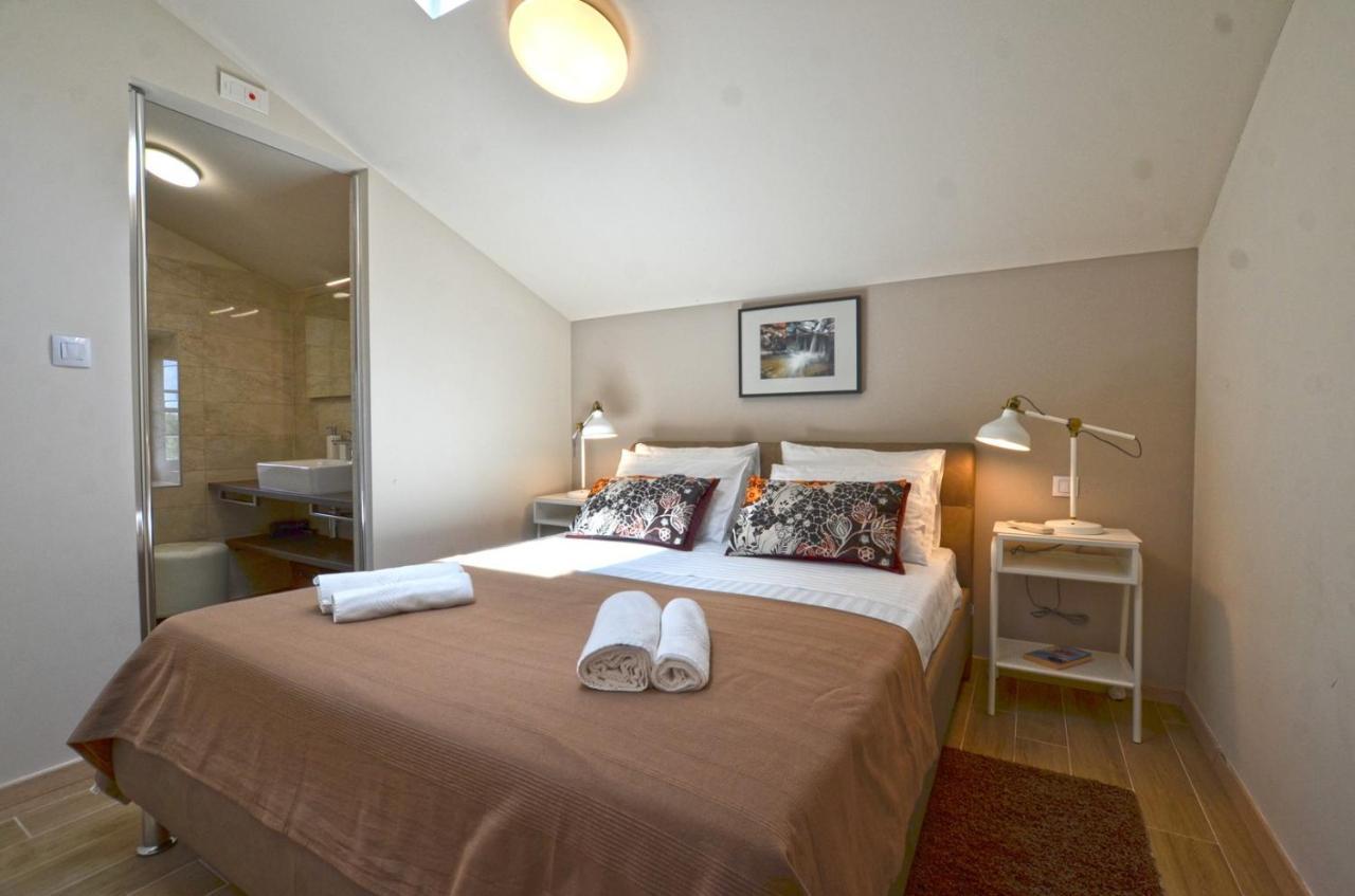 App & Rooms Juraga 巴莱 外观 照片