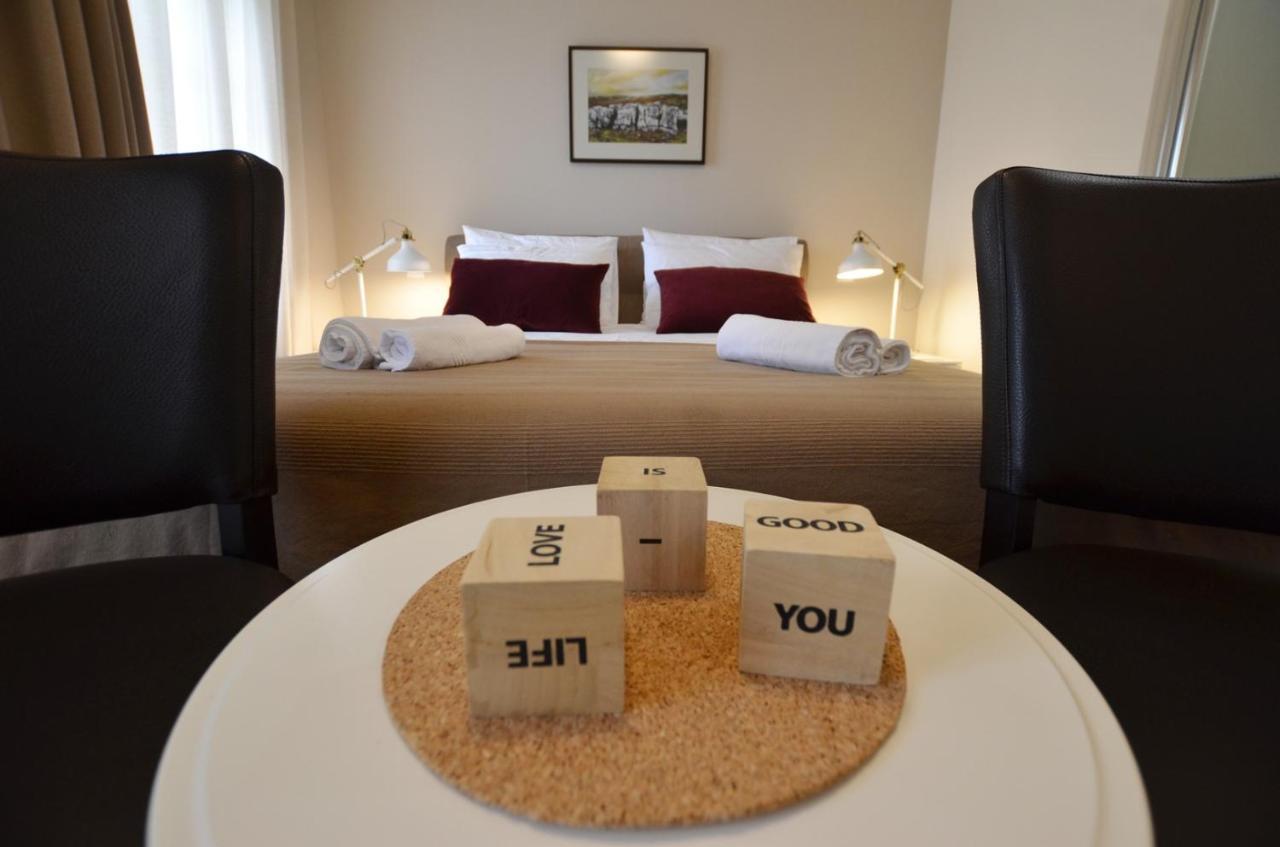 App & Rooms Juraga 巴莱 外观 照片